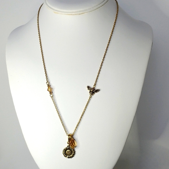 Women's Swarovski crystal necklace - Picture 5 of 9